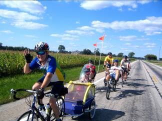 Club members enjoy a Sunday afternoon ride in northern Marion County. (Photo by Glenn Butterman)